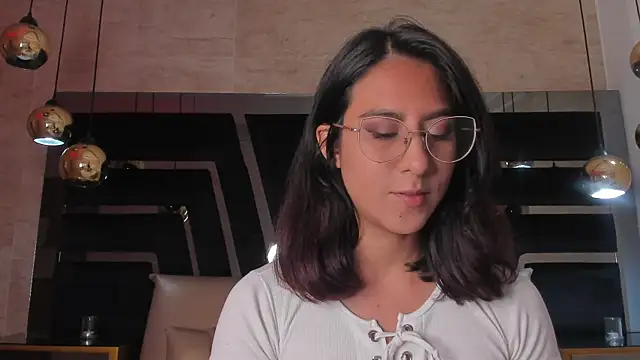 DaraBeckett online show from October 13, 2025, 11:45 am