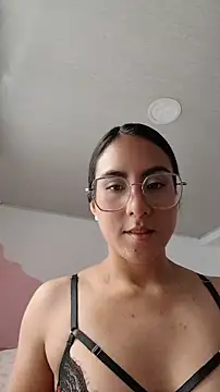 DaraBeckett online show from May 29, 2026, 2:23 pm