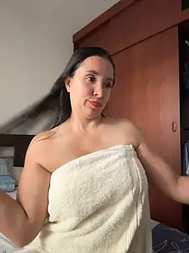 Snapshot of emely_sexx20 chatting on February 6, 2026, 10:06 pm emely sexx20 online show from February 6, 2026, 10:06 pm