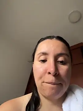 Snapshot of emely_sexx20 chatting on February 21, 2026, 9:17 pm emely sexx20 online show from February 21, 2026, 9:17 pm