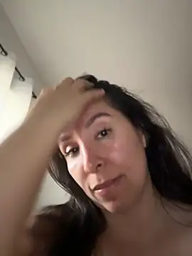 Snapshot of emely_sexx20 chatting on February 25, 2026, 10:20 pm emely sexx20 online show from February 25, 2026, 10:20 pm