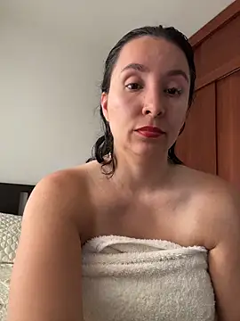 Snapshot of emely_sexx20 chatting on March 27, 2026, 8:10 pm emely sexx20 online show from March 27, 2026, 8:10 pm