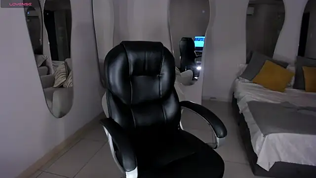 AlessaRomero online show from September 14, 2025, 5:46 pm