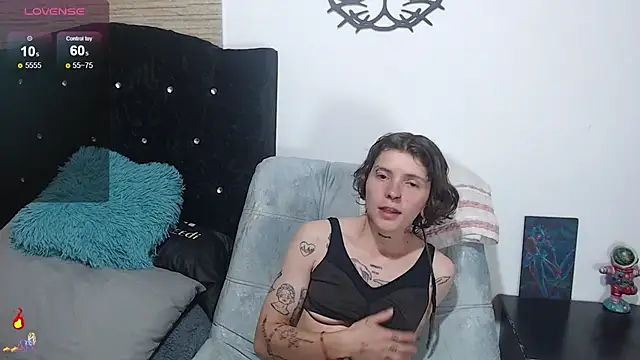 pretty cristal69 online show from September 12, 2025, 2:44 am