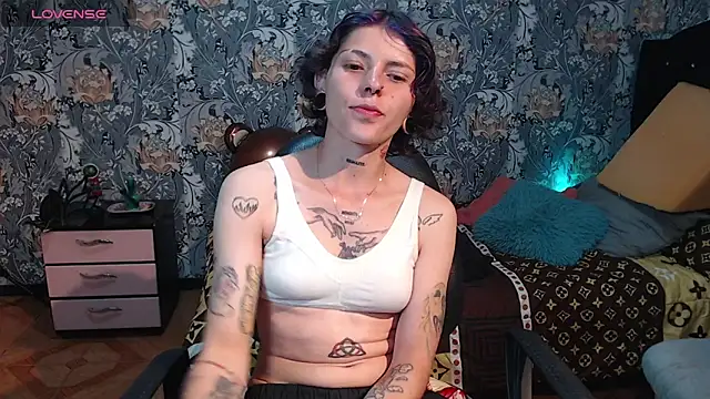 pretty cristal69 online show from April 14, 2026, 1:54 am