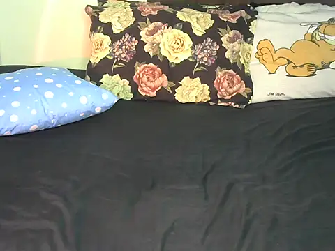 Bella cute01 online show from April 24, 2026, 9:22 am