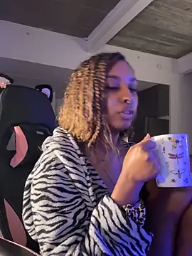 Your Paris online show from October 20, 2025, 2:35 am