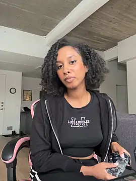 Your Paris online show from December 17, 2025, 6:02 pm