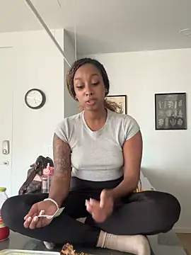 Your Paris online show from October 3, 2025, 9:27 pm