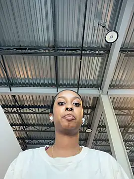 Snapshot of Your_Paris chatting on January 31, 2026, 7:12 pm Your Paris online show from January 31, 2026, 7:12 pm