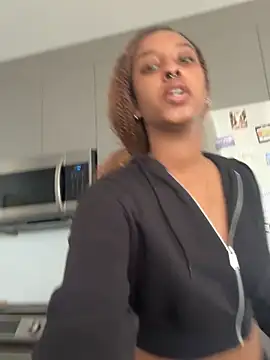 Your Paris online show from September 26, 2025, 3:52 pm