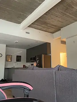 Your Paris online show from December 3, 2025, 7:57 pm