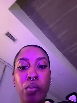 Snapshot of Your_Paris chatting on January 18, 2026, 5:22 am Your Paris online show from January 18, 2026, 5:22 am