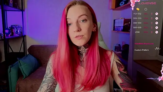 Roxy      online show from October 3, 2025, 8:43 pm