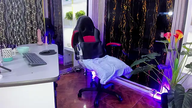 MissEscarleth online show from March 7, 2025, 5:40 am