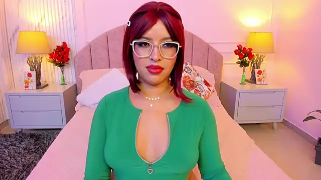 Snapshot of MadelaineJones chatting on May 11, 2026, 4:04 pm MadelaineJones online show from May 11, 2026, 4:04 pm