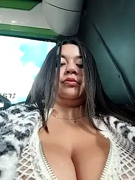 Cristal  04 online show from May 18, 2026, 3:50 pm