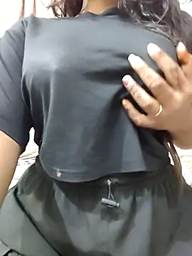 Snapshot of MohiniHott chatting on February 19, 2026, 6:21 am MohiniHott online show from February 19, 2026, 6:21 am