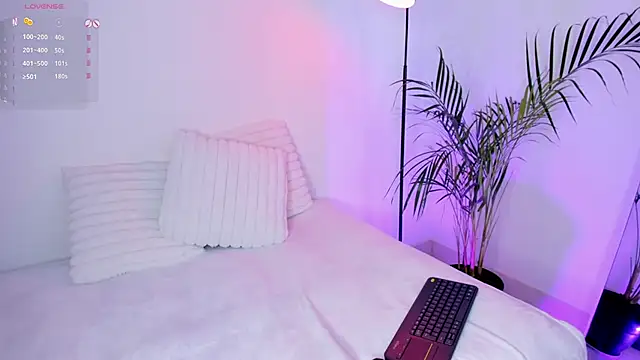 meow moon  online show from March 1, 2025, 9:18 am