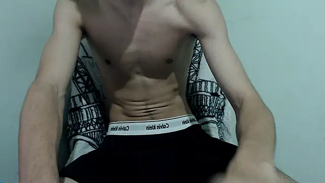Snapshot of isaaclatino chatting on May 17, 2026, 12:54 am isaaclatino online show from May 17, 2026, 12:54 am