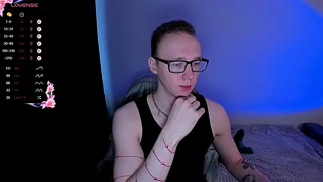 Snapshot of Alex_silents chatting on November 10, 2025, 9:47 am Alex silents online show from November 10, 2025, 9:47 am