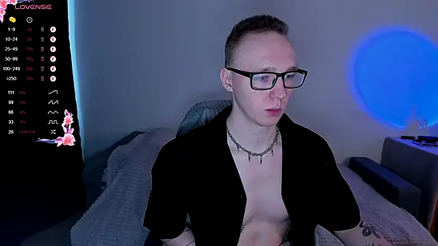 Snapshot of Alex_silents chatting on November 14, 2025, 8:40 am Alex silents online show from November 14, 2025, 8:40 am