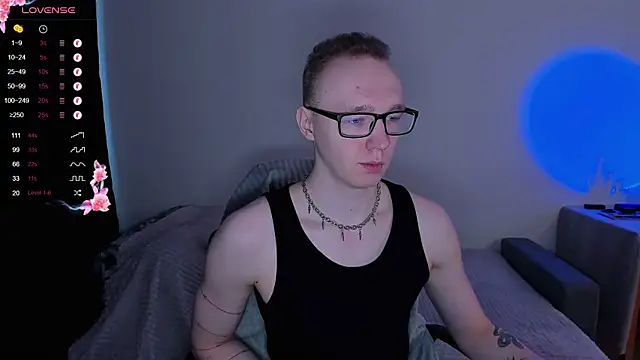 Snapshot of Alex_silents chatting on November 18, 2025, 9:56 am Alex silents online show from November 18, 2025, 9:56 am