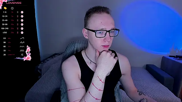 Snapshot of Alex_silents chatting on November 20, 2025, 4:24 am Alex silents online show from November 20, 2025, 4:24 am