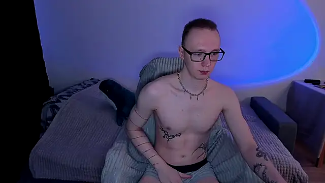 Snapshot of Alex_silents chatting on October 14, 2025, 1:01 pm Alex silents online show from October 14, 2025, 1:01 pm