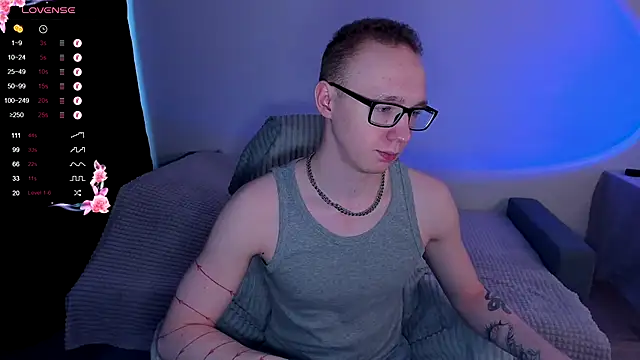 Snapshot of Alex_silents chatting on October 25, 2025, 6:23 am Alex silents online show from October 25, 2025, 6:23 am