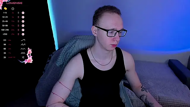 Snapshot of Alex_silents chatting on October 31, 2025, 6:21 am Alex silents online show from October 31, 2025, 6:21 am