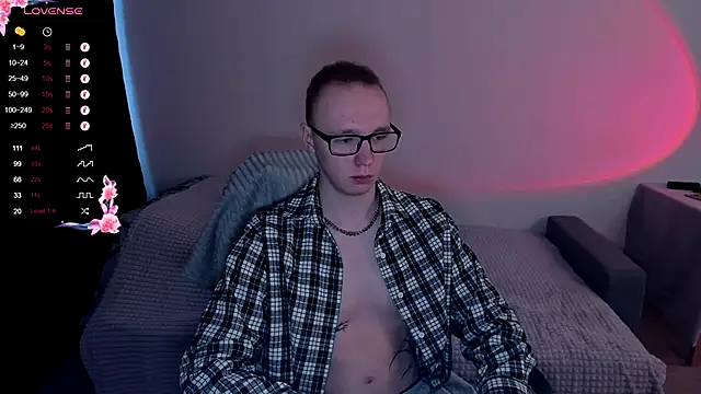 Snapshot of Alex_silents chatting on October 17, 2025, 10:39 am Alex silents online show from October 17, 2025, 10:39 am