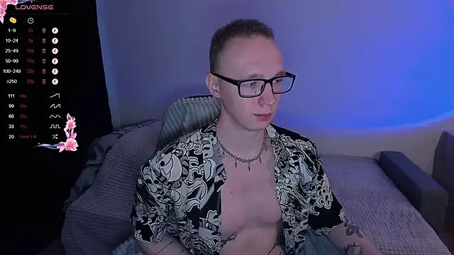 Snapshot of Alex_silents chatting on October 15, 2025, 12:35 pm Alex silents online show from October 15, 2025, 12:35 pm