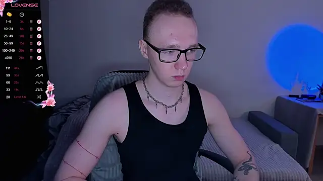 Snapshot of Alex_silents chatting on November 19, 2025, 1:22 pm Alex silents online show from November 19, 2025, 1:22 pm