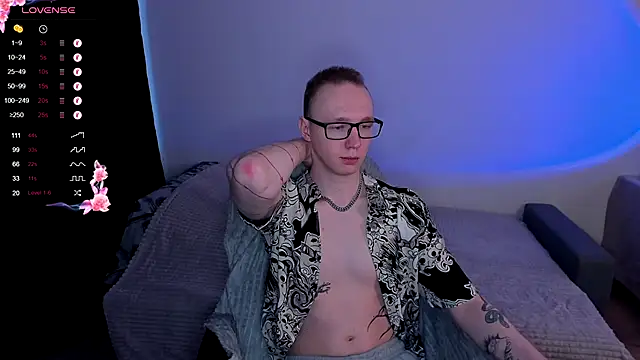 Snapshot of Alex_silents chatting on October 19, 2025, 11:57 am Alex silents online show from October 19, 2025, 11:57 am