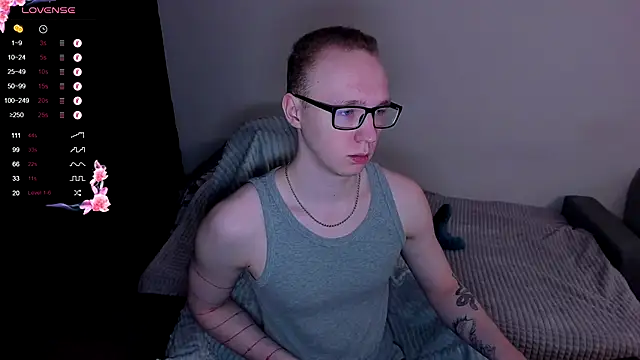 Snapshot of Alex_silents chatting on October 29, 2025, 12:37 pm Alex silents online show from October 29, 2025, 12:37 pm