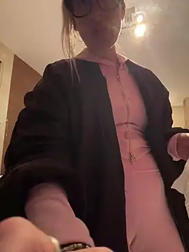 casalinga88 online show from October 16, 2025, 7:00 pm