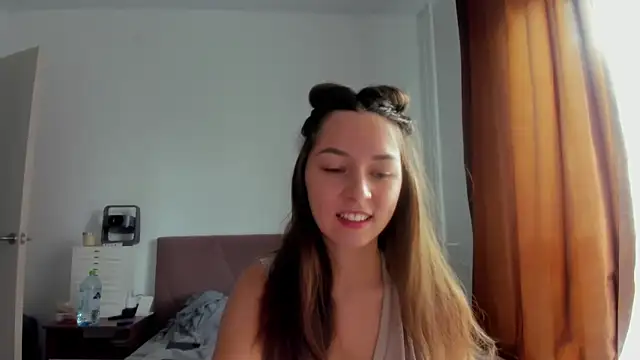 Snapshot of Adela_Vetta chatting on October 12, 2025, 8:26 am Adela Vetta online show from October 12, 2025, 8:26 am