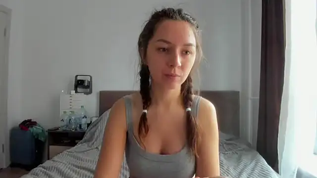 Snapshot of Adela_Vetta chatting on November 4, 2025, 9:35 am Adela Vetta online show from November 4, 2025, 9:35 am