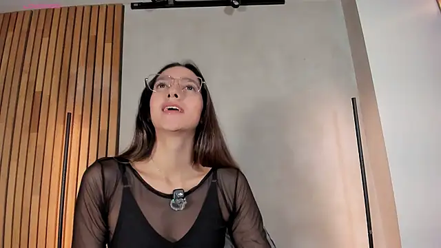 honeyhot69   online show from January 14, 2026, 11:58 am