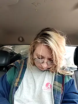 xWhoreAbleX Pika online show from March 10, 2025, 5:18 pm