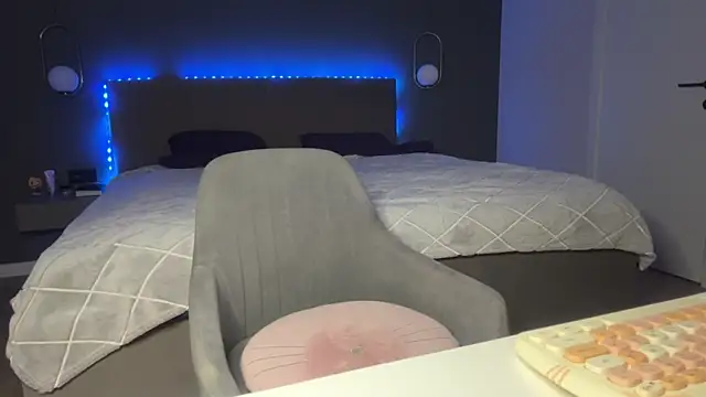 KristalNight online show from January 13, 2026, 4:16 am