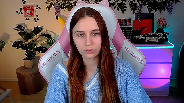 AliceCharmy online show from April 27, 2026, 4:16 pm