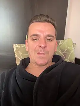 Huge cock22cm online show from April 7, 2026, 12:18 pm