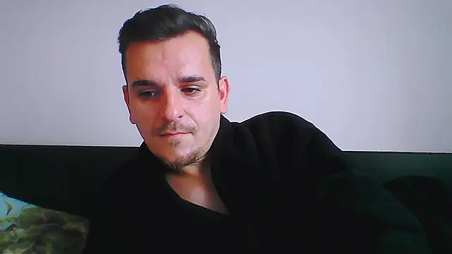 Huge cock22cm online show from November 10, 2025, 9:25 am