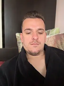 Snapshot of Huge_cock22cm chatting on June 4, 2026, 7:35 am Huge cock22cm online show from June 4, 2026, 7:35 am