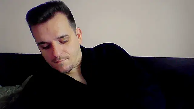 Huge cock22cm online show from January 6, 2026, 9:13 am