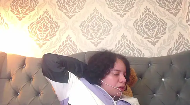 EmmaCowperr online show from February 27, 2025, 3:59 pm