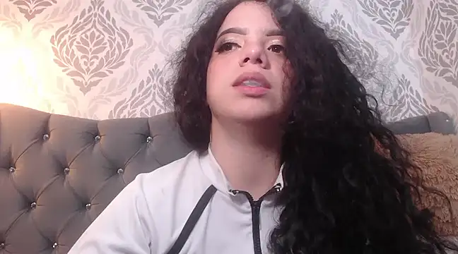 EmmaCowperr online show from March 13, 2025, 3:17 pm