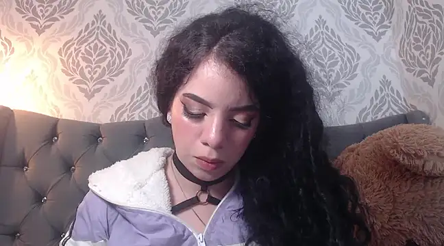 EmmaCowperr online show from March 11, 2025, 3:23 pm